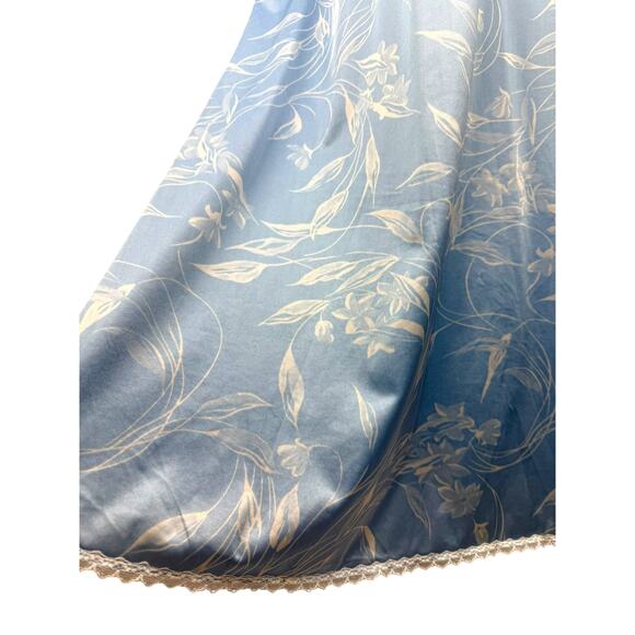 ❌SOLD❌1960's VANITY FAIR Baby blue floral and white lace long gown - Picture 8 of 10